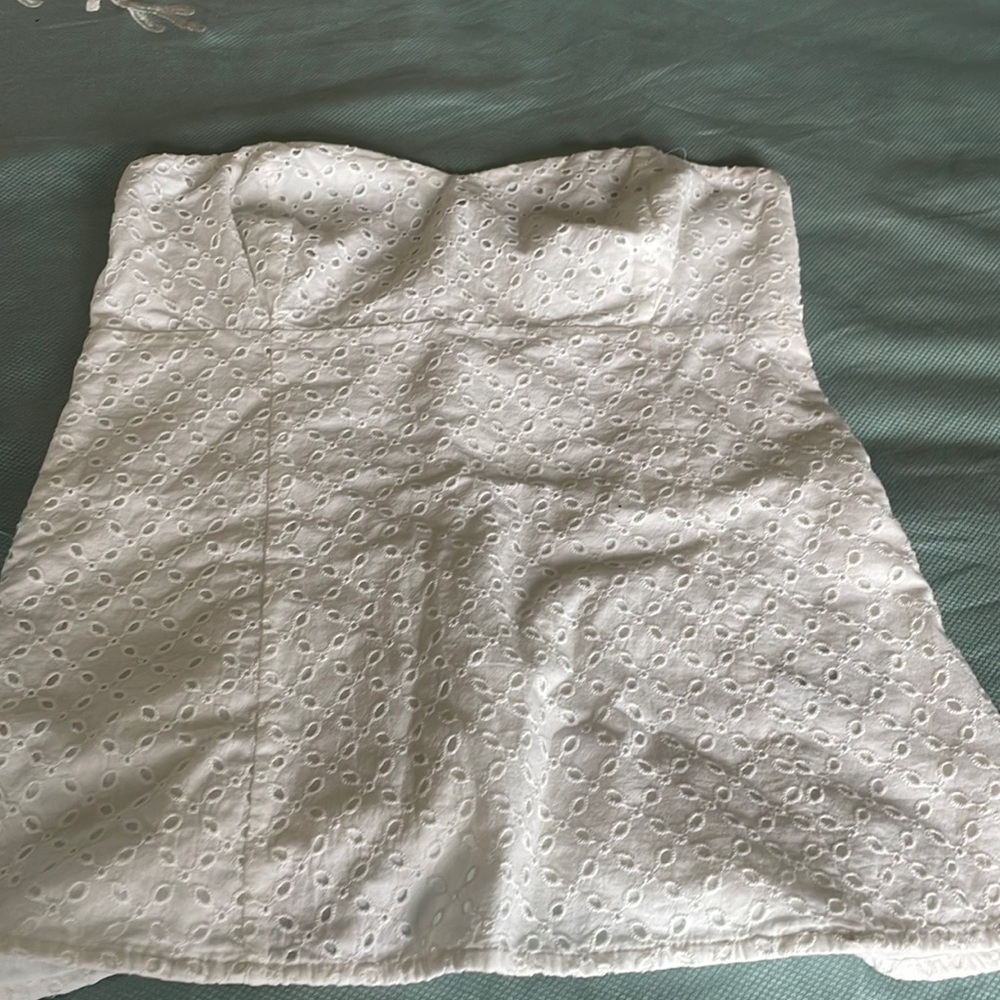 Guess strapless eyelet top size medium